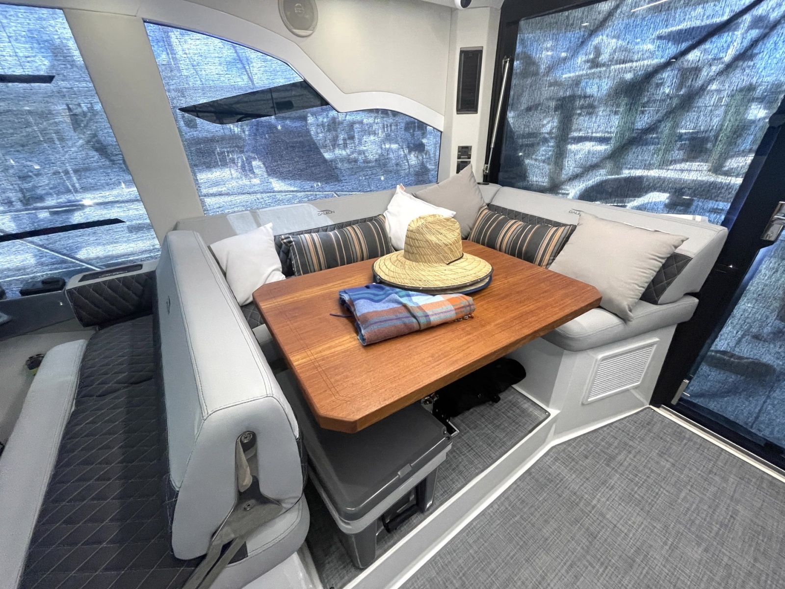 2020 Galeon 425 HTS