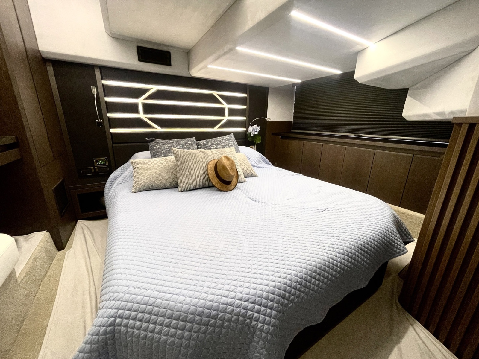 2020 Galeon 425 HTS