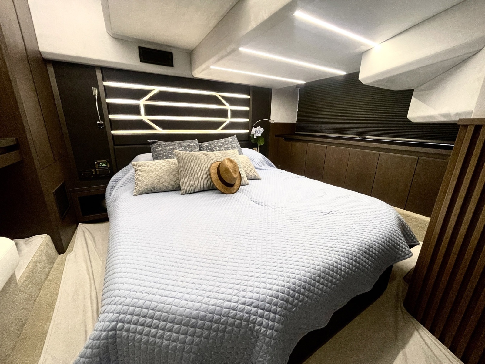 2020 Galeon 425 HTS