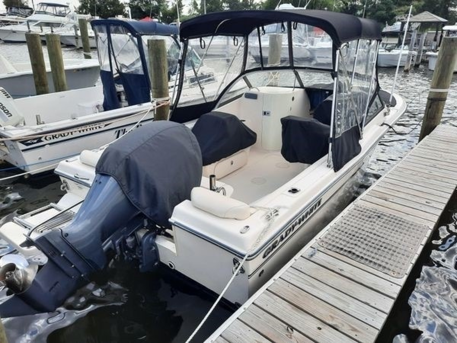 2016 Grady-White Freedom 205