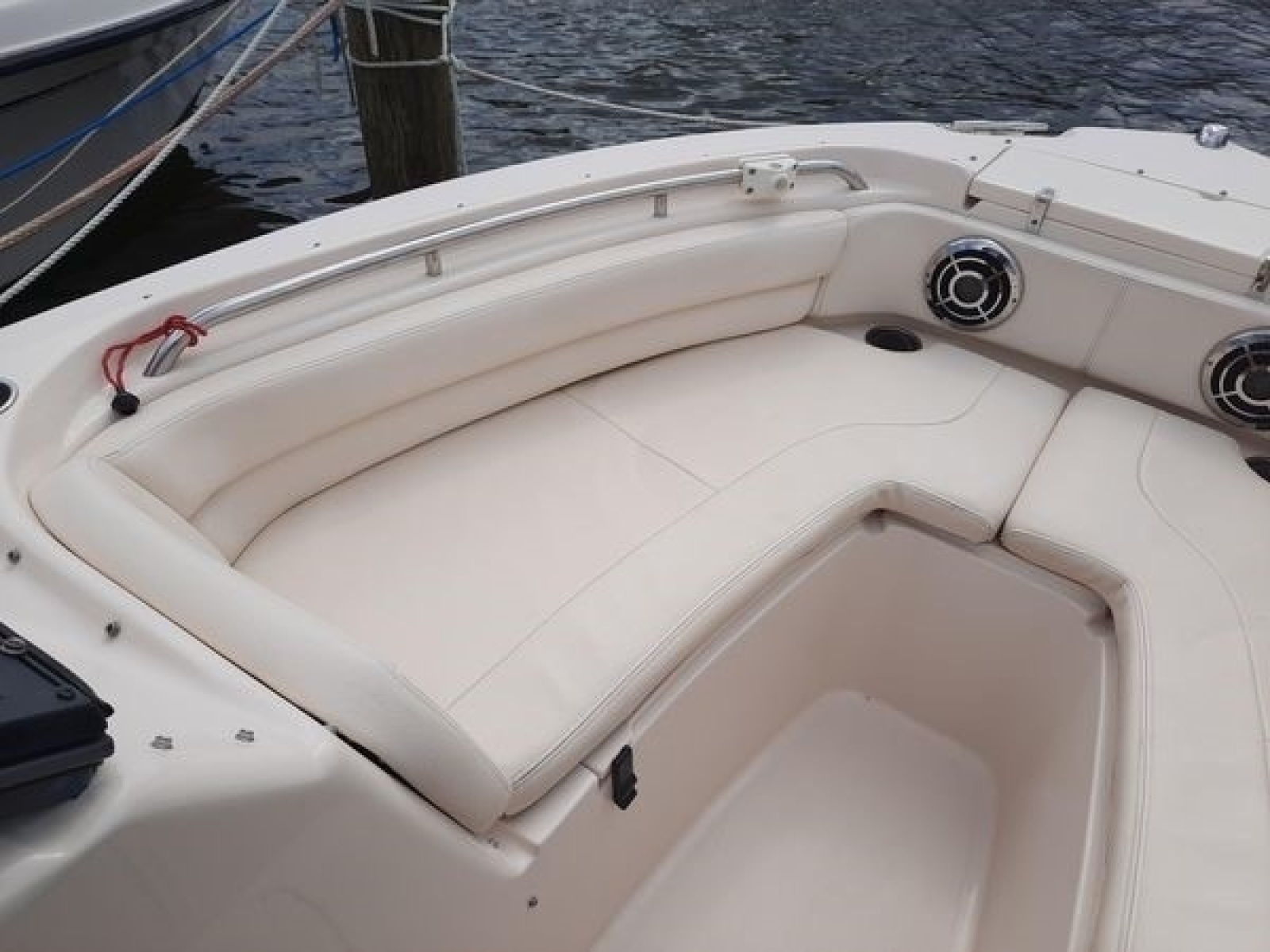 2016 Grady-White Freedom 205