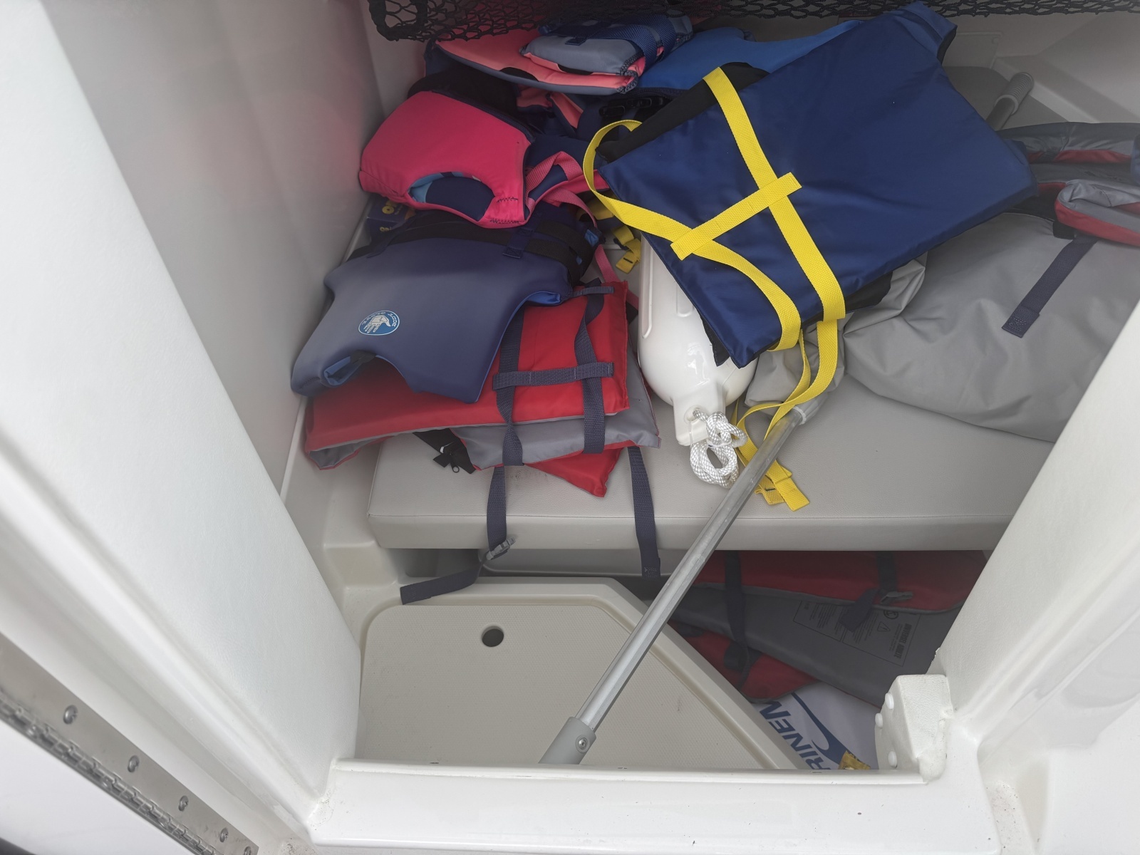 2024 Sea Ray SDX 250 Outboard