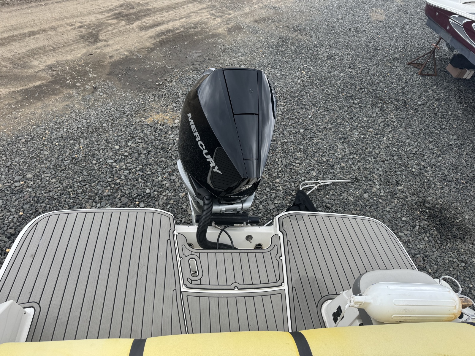 2024 Sea Ray SDX 250 Outboard