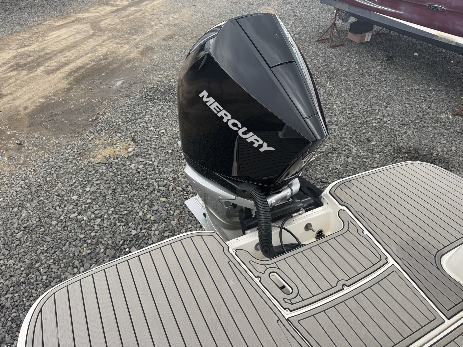 2024 Sea Ray SDX 250 Outboard
