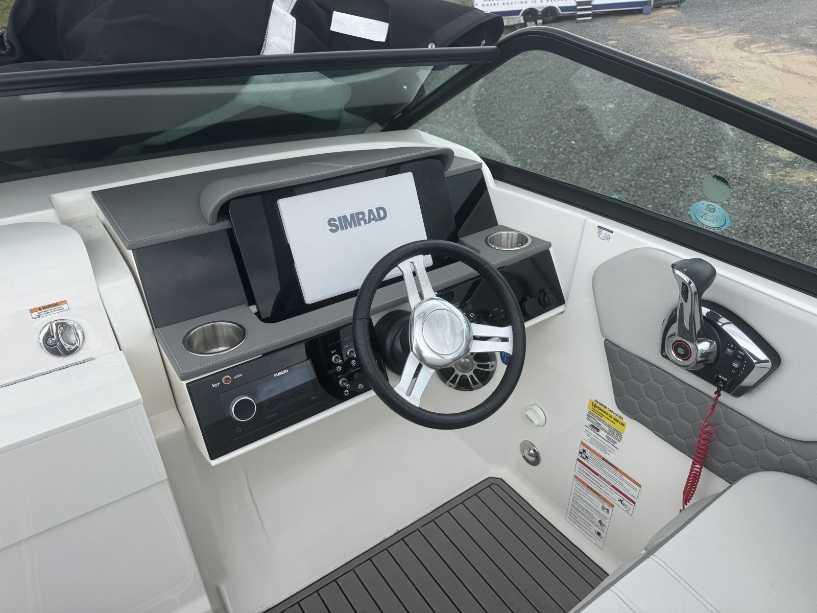 2024 Sea Ray SDX 250 Outboard