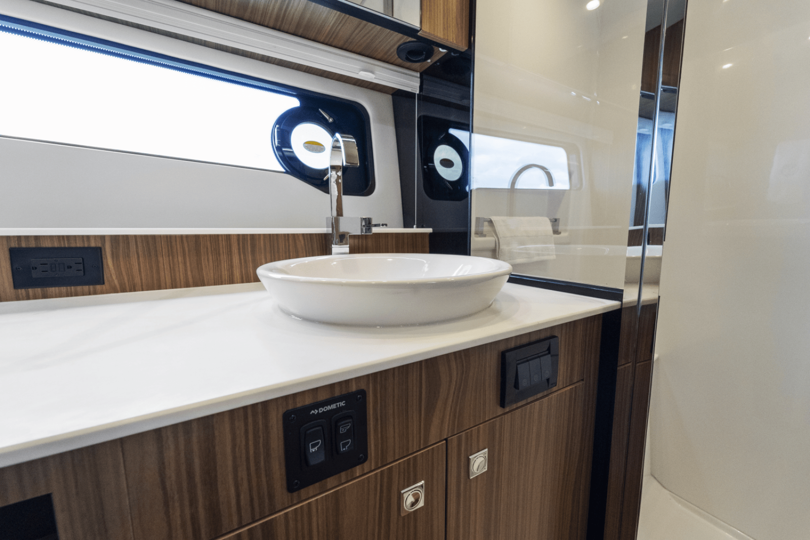 50ft Cruisers Yachts Yacht For Sale