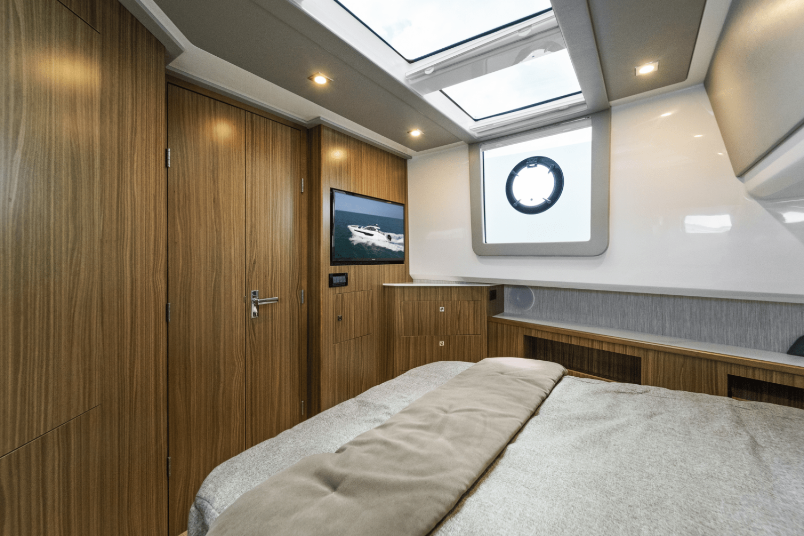 50ft Cruisers Yachts Yacht For Sale
