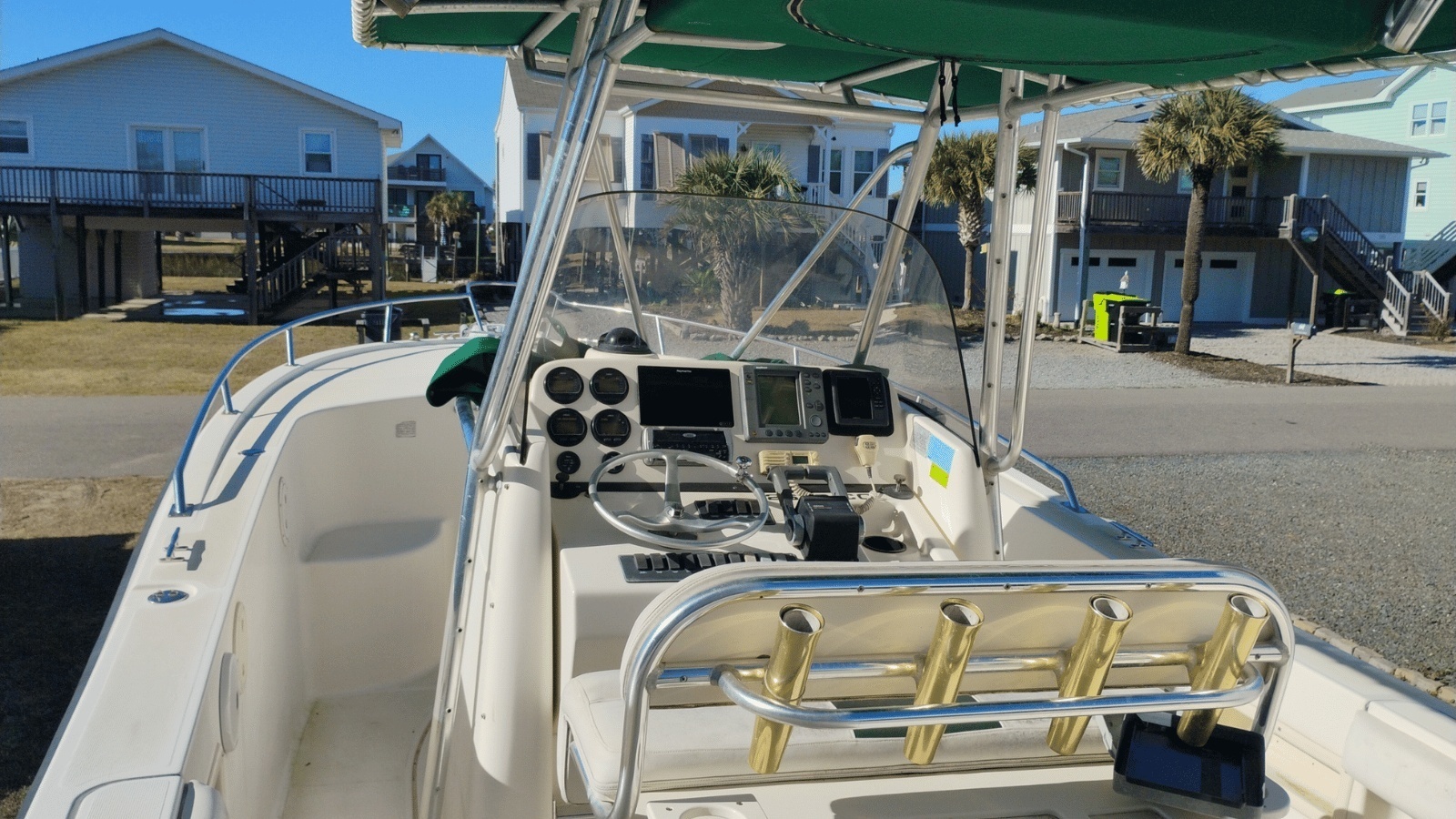 2001 Pursuit 2670 Cuddy Console