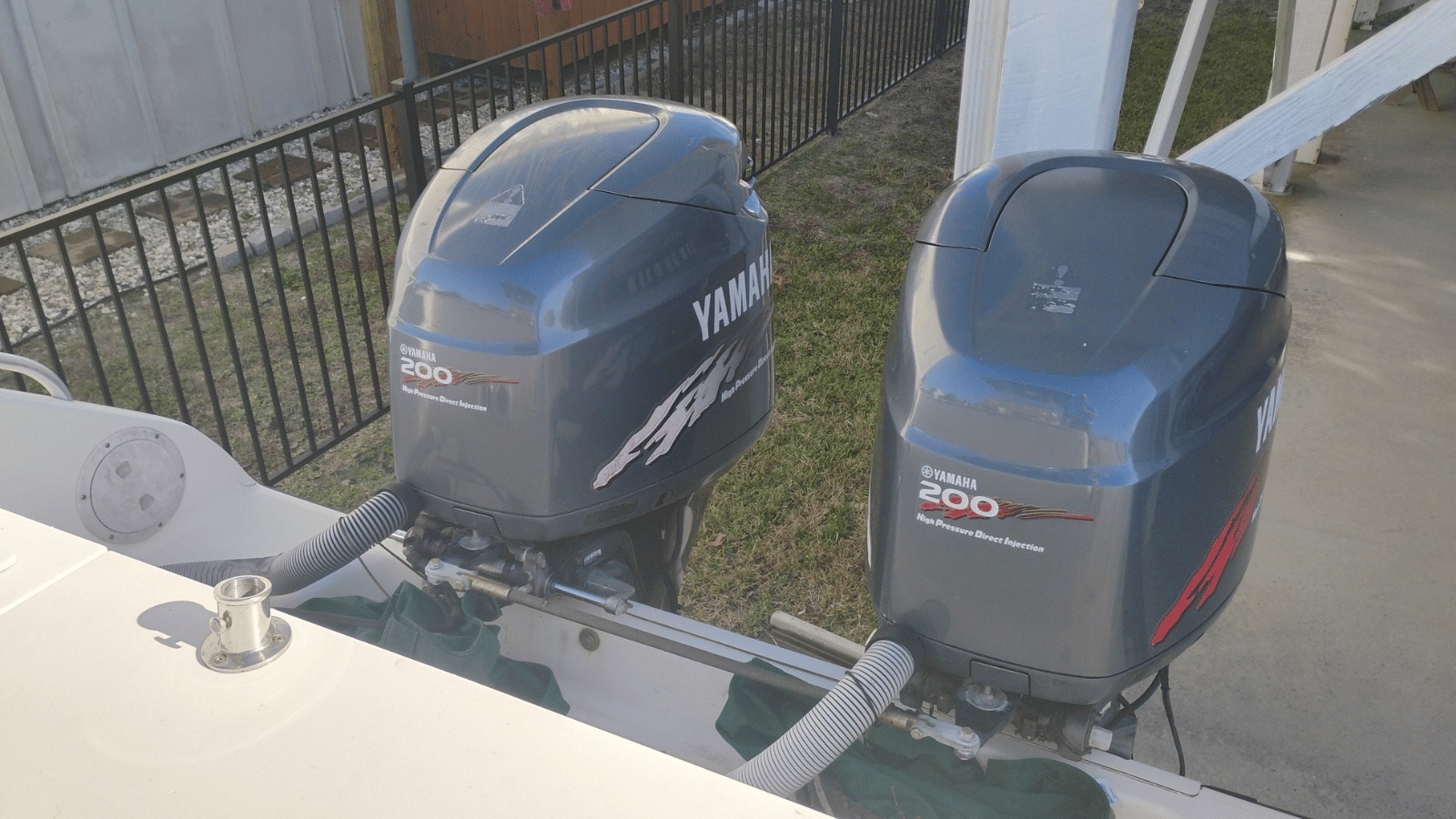 2001 Pursuit 2670 Cuddy Console