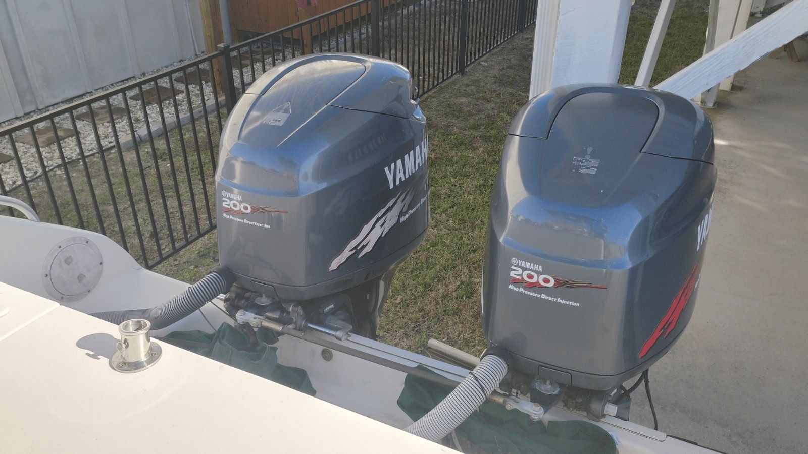 2001 Pursuit 2670 Cuddy Console