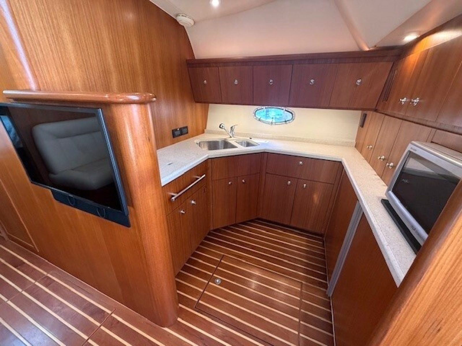 2007 Tiara Yachts 4200 Open