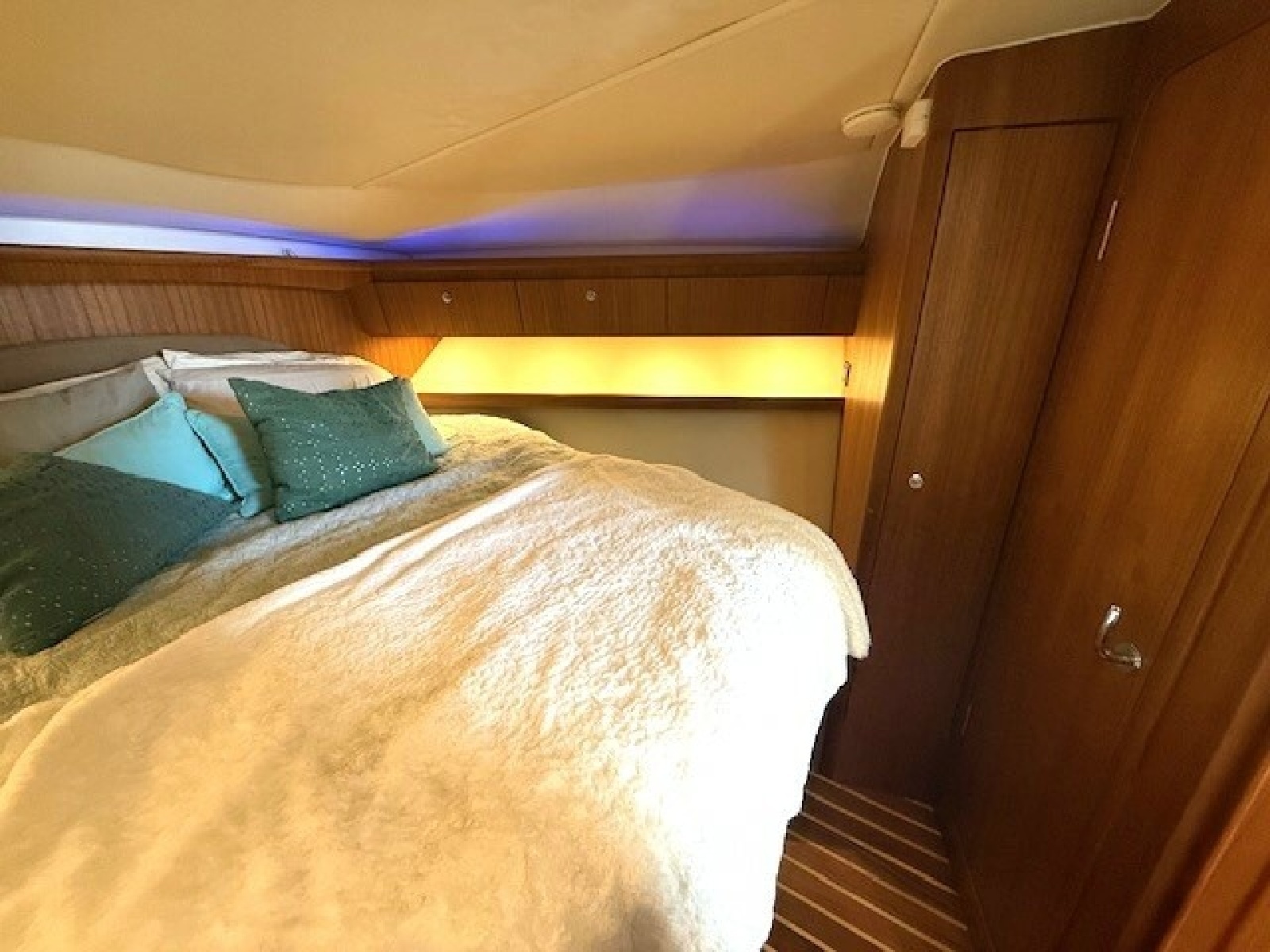 2007 Tiara Yachts 4200 Open