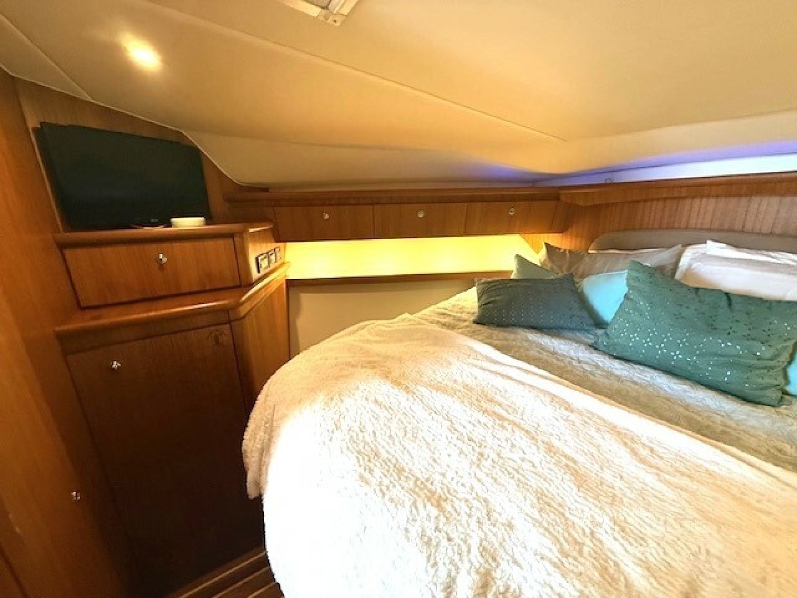 2007 Tiara Yachts 4200 Open