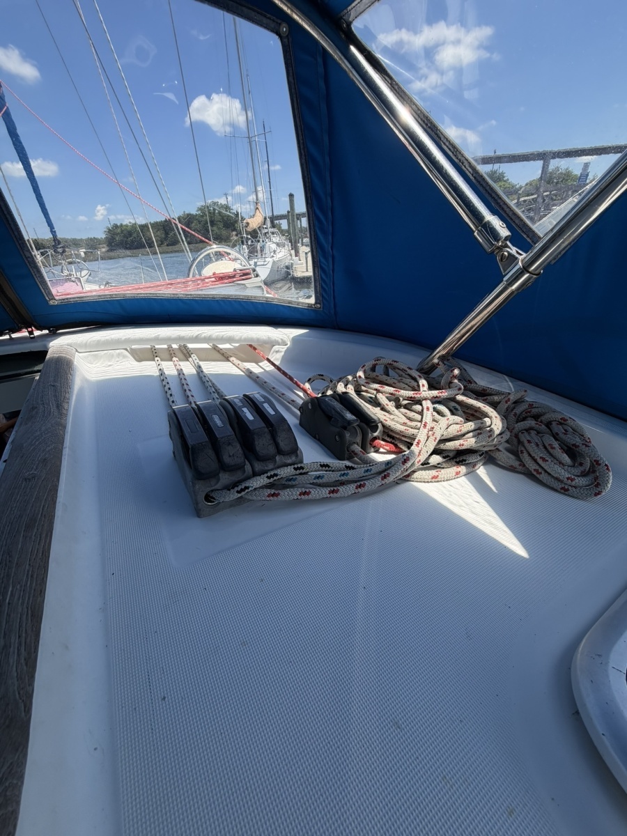 SOJOURNER 42ft Beneteau Yacht For Sale