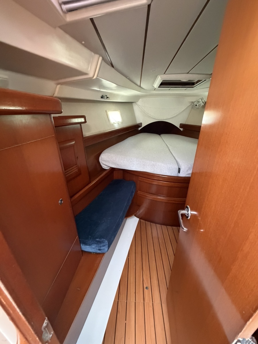 SOJOURNER 42ft Beneteau Yacht For Sale