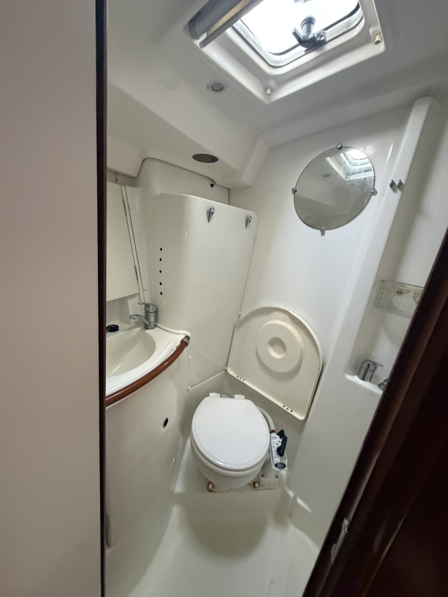 SOJOURNER 42ft Beneteau Yacht For Sale