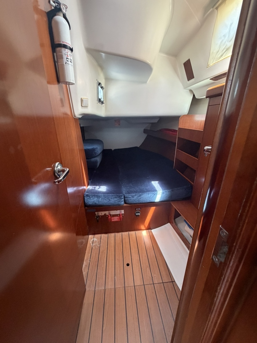 SOJOURNER 42ft Beneteau Yacht For Sale