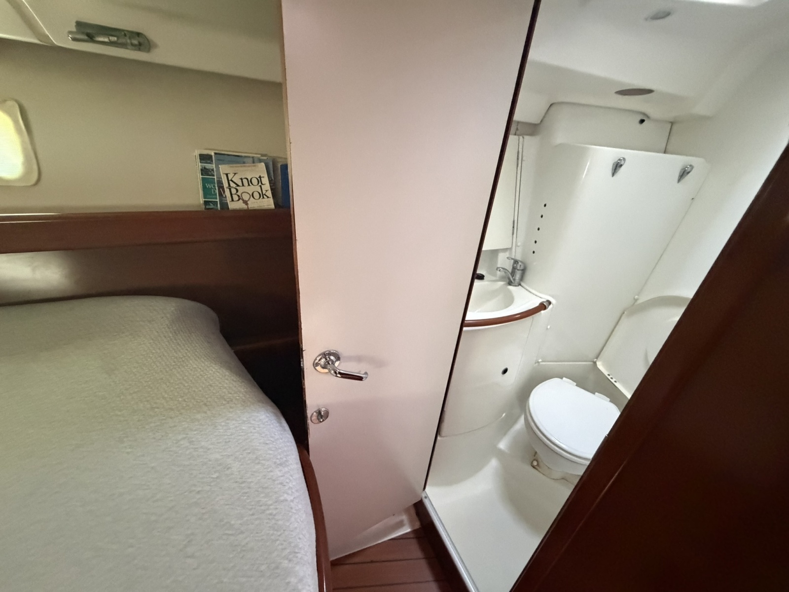 SOJOURNER 42ft Beneteau Yacht For Sale