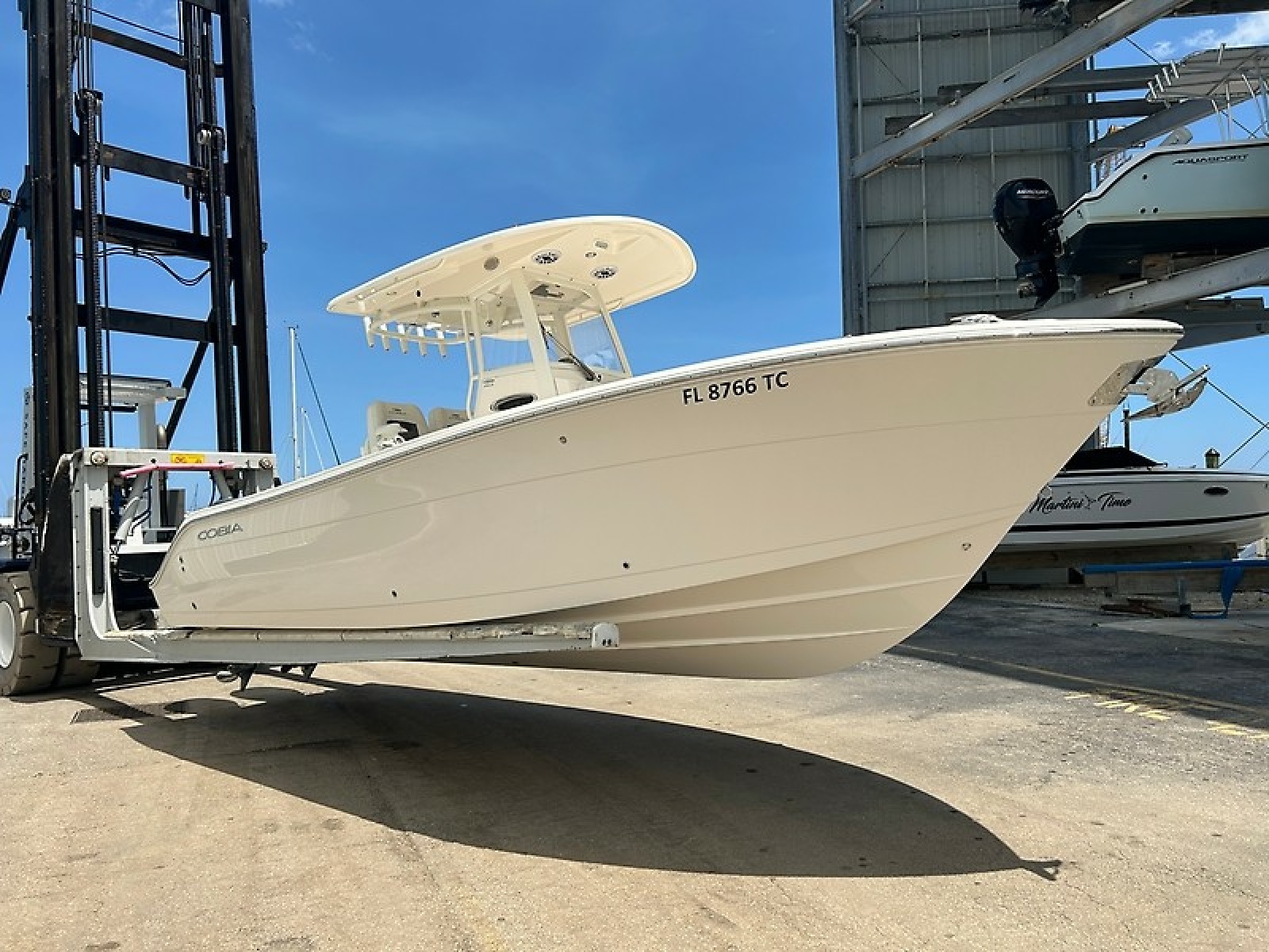2022 Cobia 262