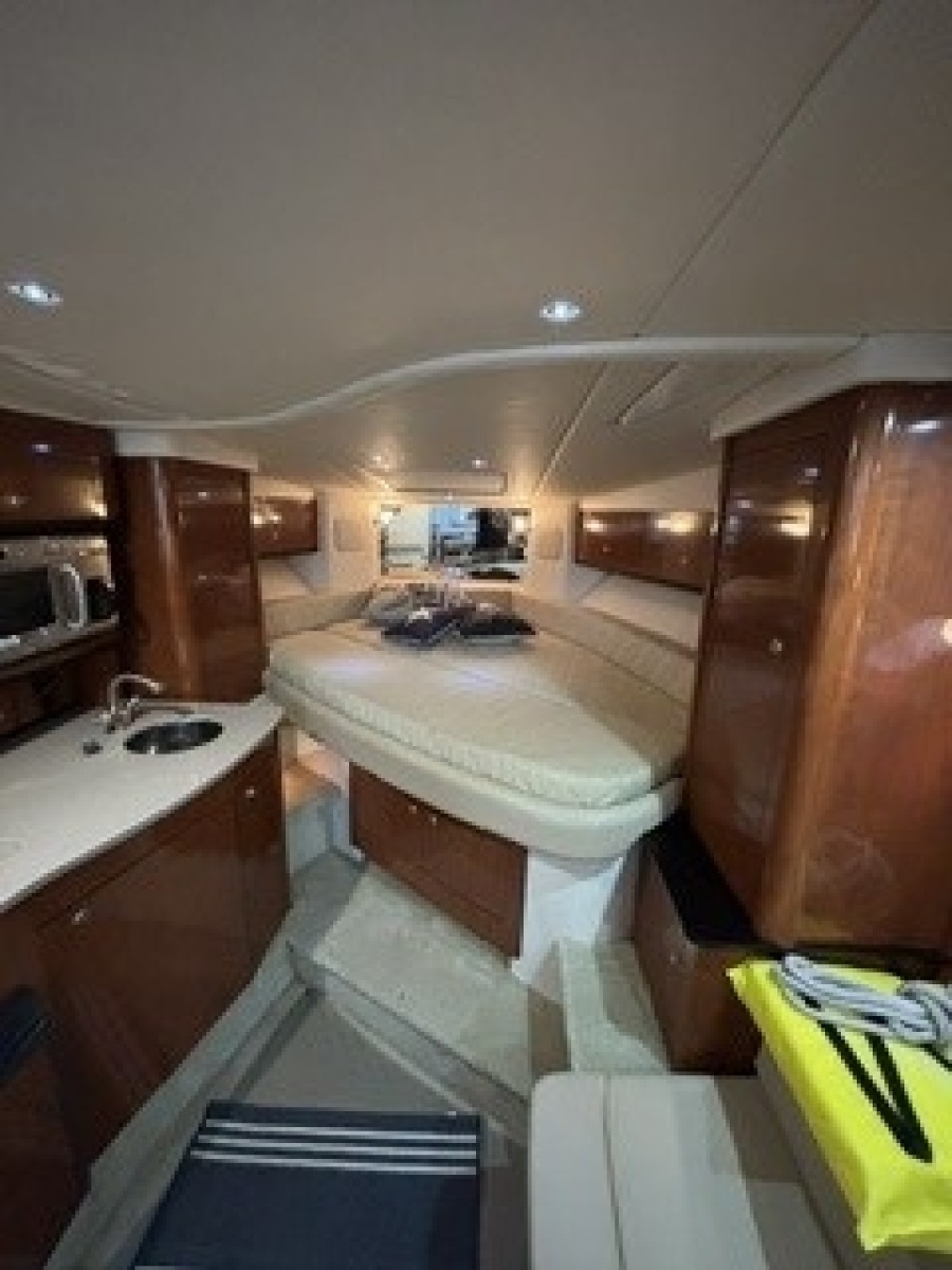 V Berth Forward