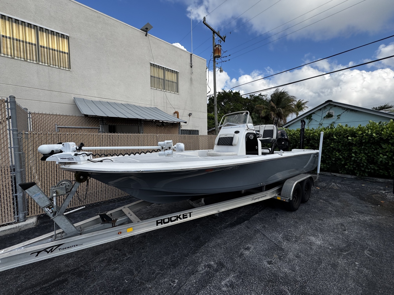 2022 Tidewater 2110 Bay