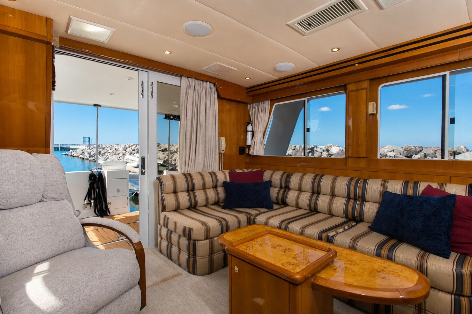 2003 Jefferson 57 Pilothouse