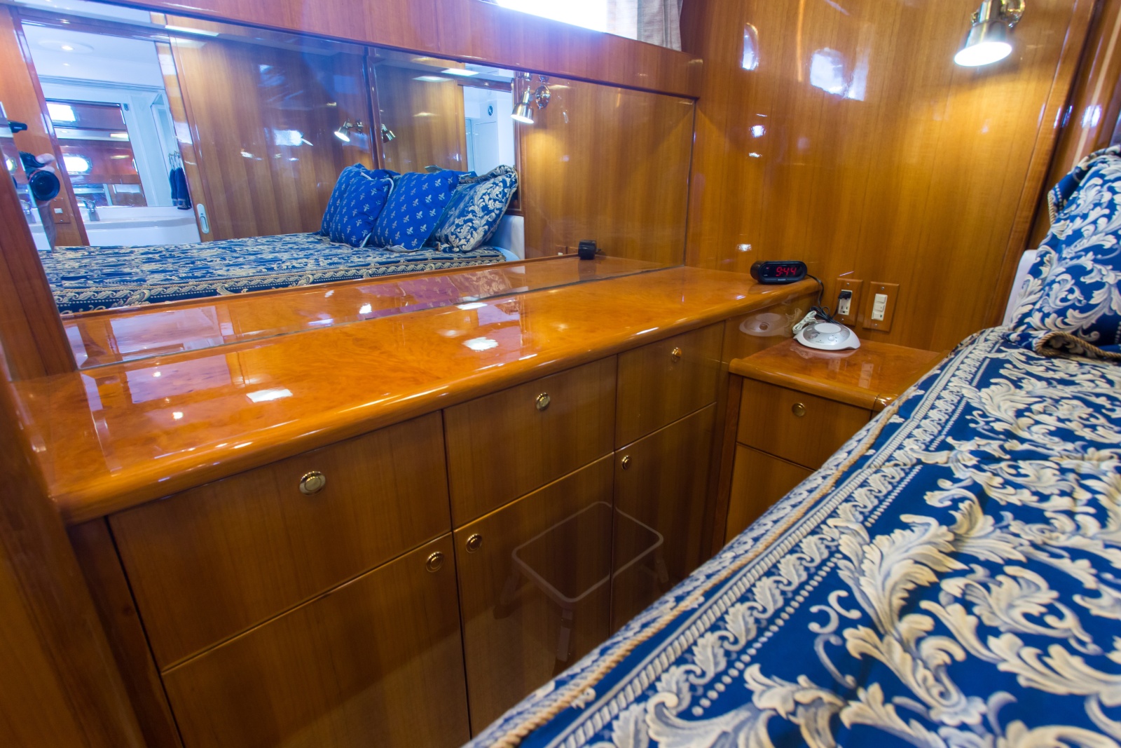 2003 Jefferson 57 Pilothouse