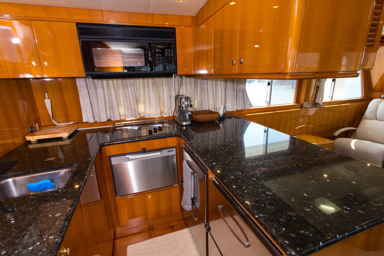 2003 Jefferson 57 Pilothouse