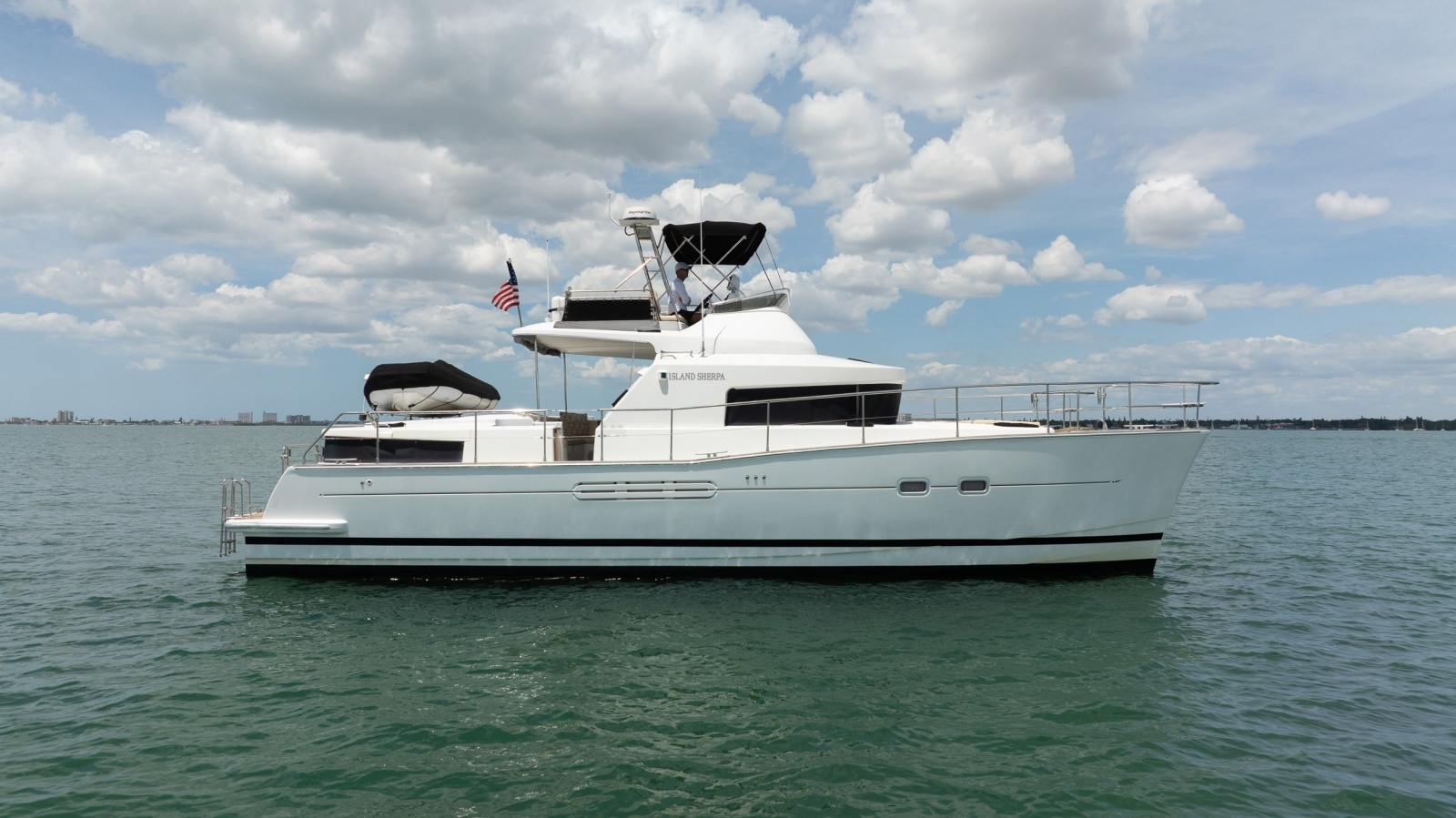 2005 Lagoon Power 43