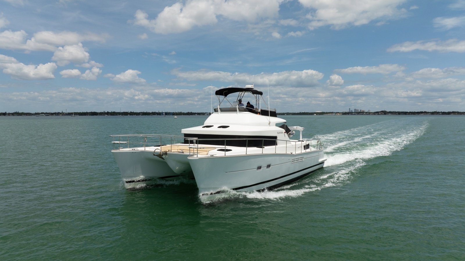 2005 Lagoon Power 43