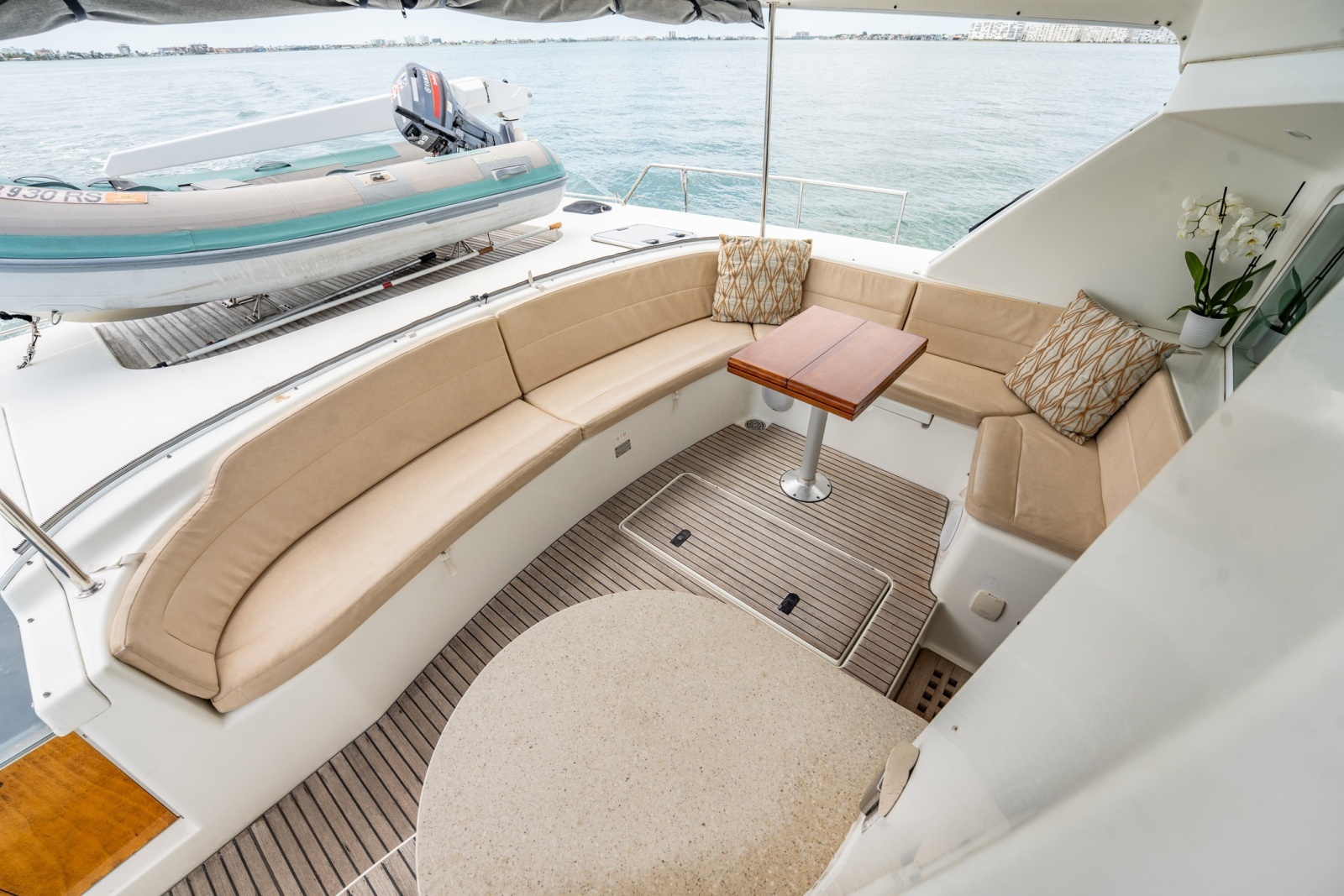 2005 Lagoon Power 43