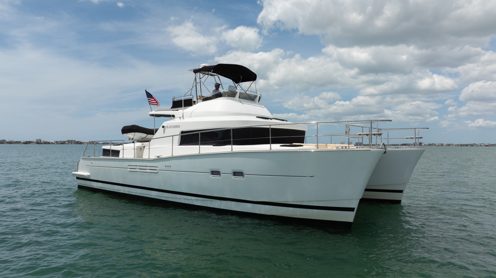 2005 Lagoon Power 43