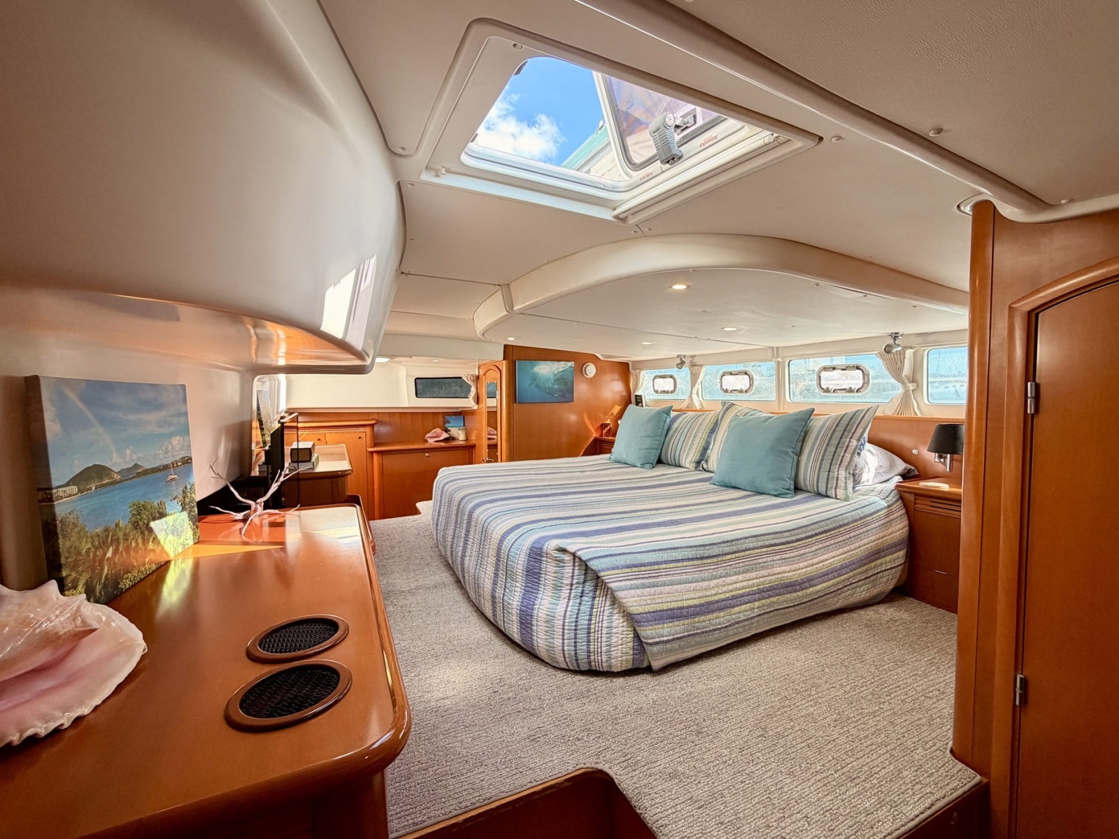 2005 Lagoon Power 43