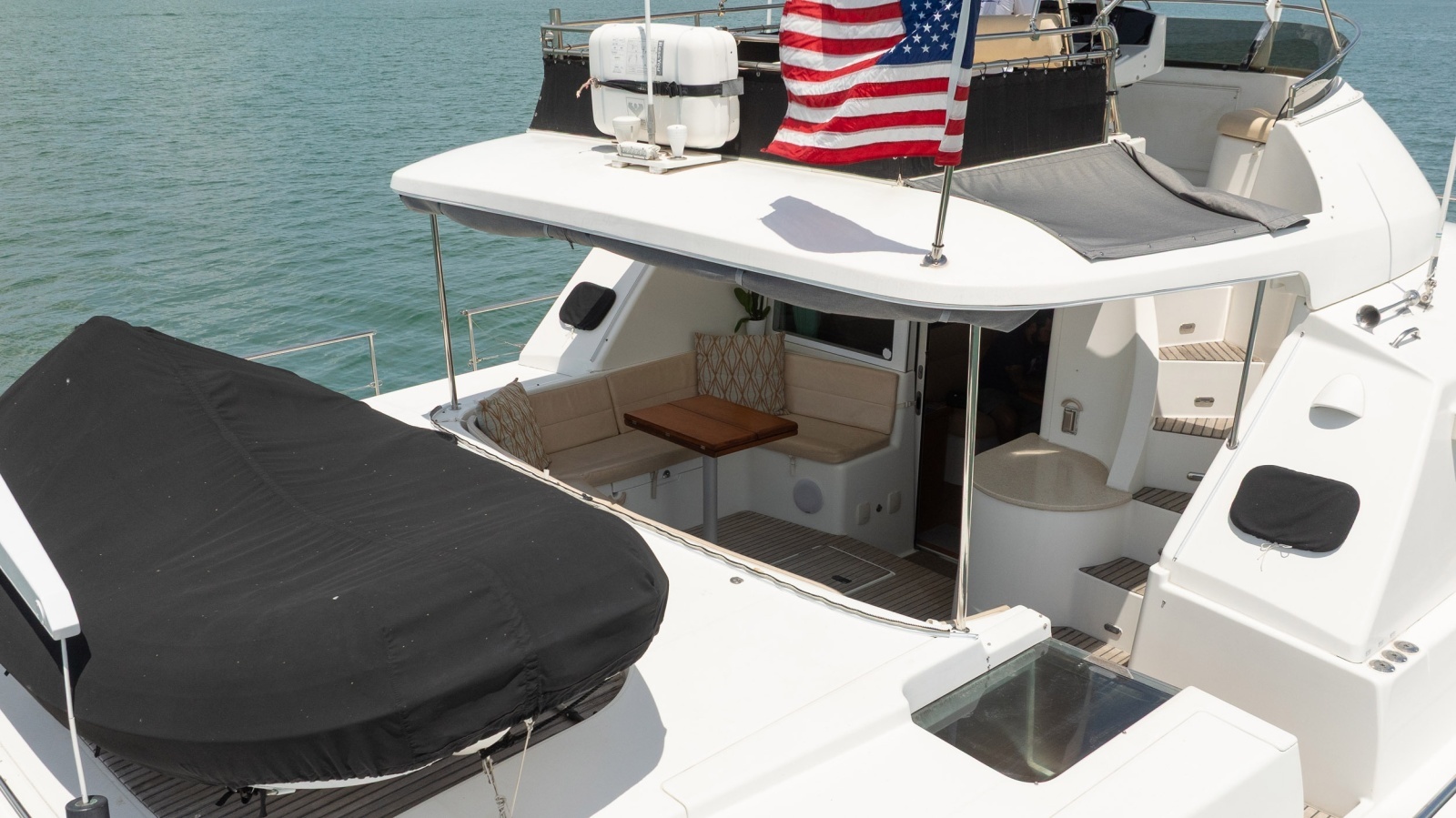 2005 Lagoon Power 43
