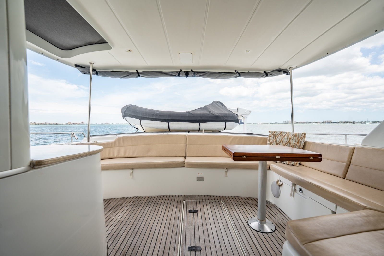 2005 Lagoon Power 43