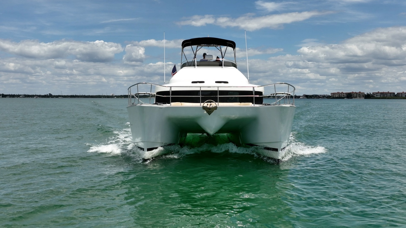 2005 Lagoon Power 43