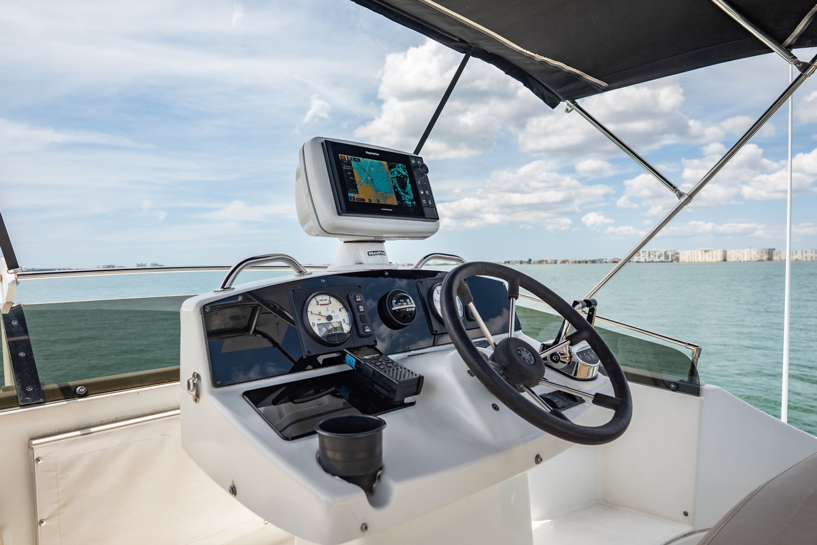 2005 Lagoon Power 43