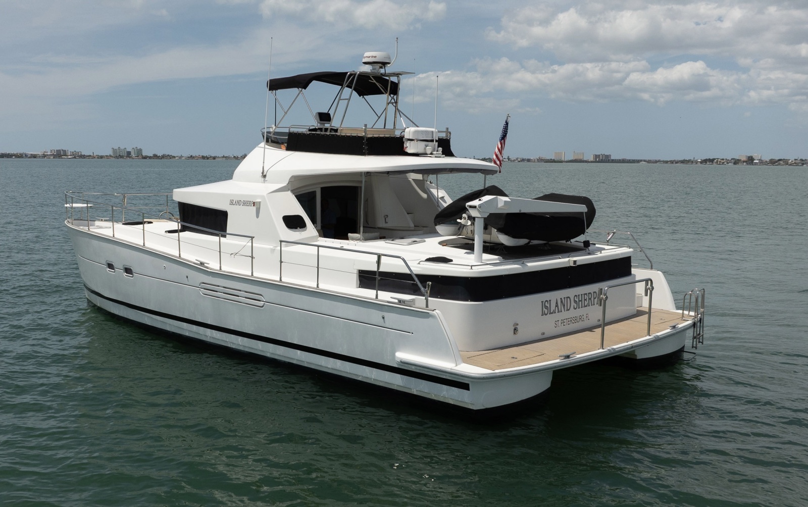 2005 Lagoon Power 43