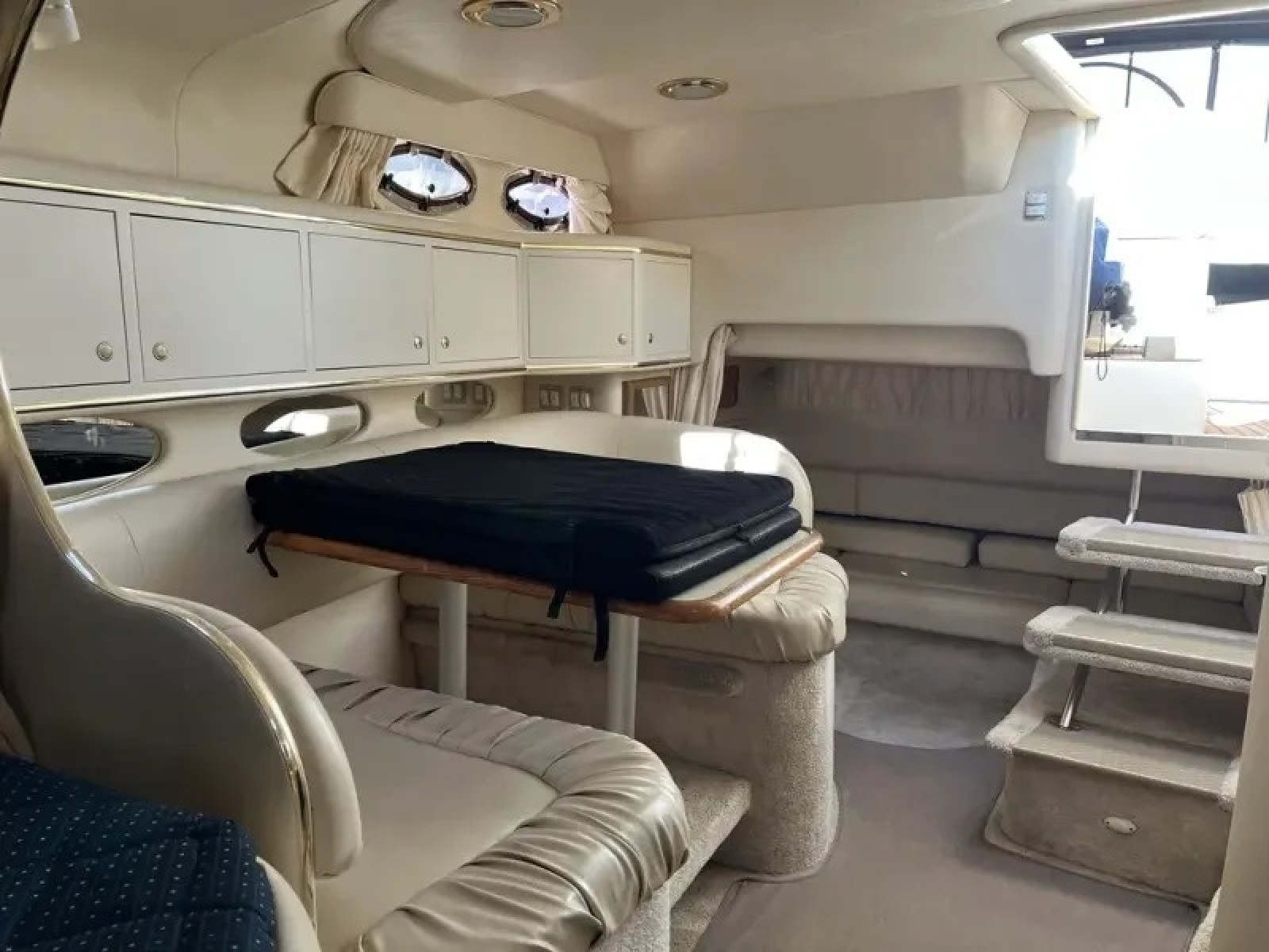 1999 Sea Ray SUNDANCER 310 31ft Sea Ray Yacht For Sale