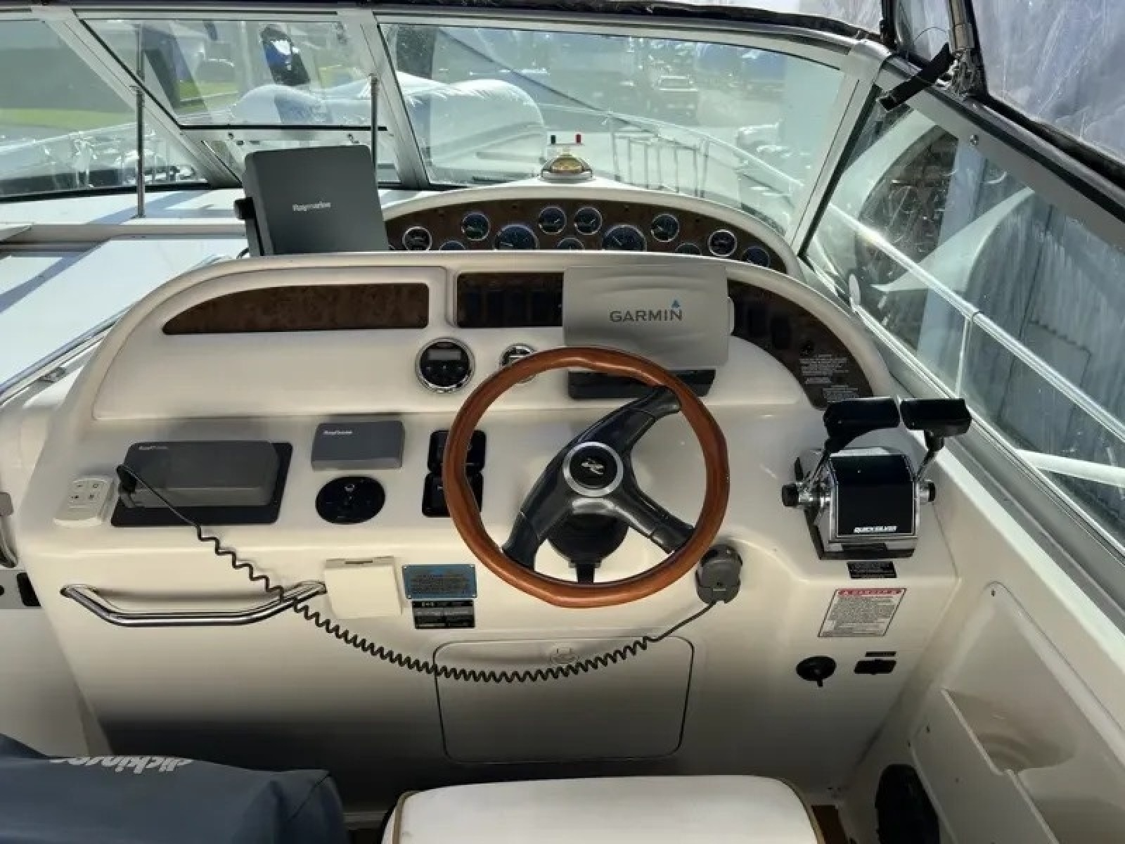 1999 Sea Ray SUNDANCER 310 31ft Sea Ray Yacht For Sale