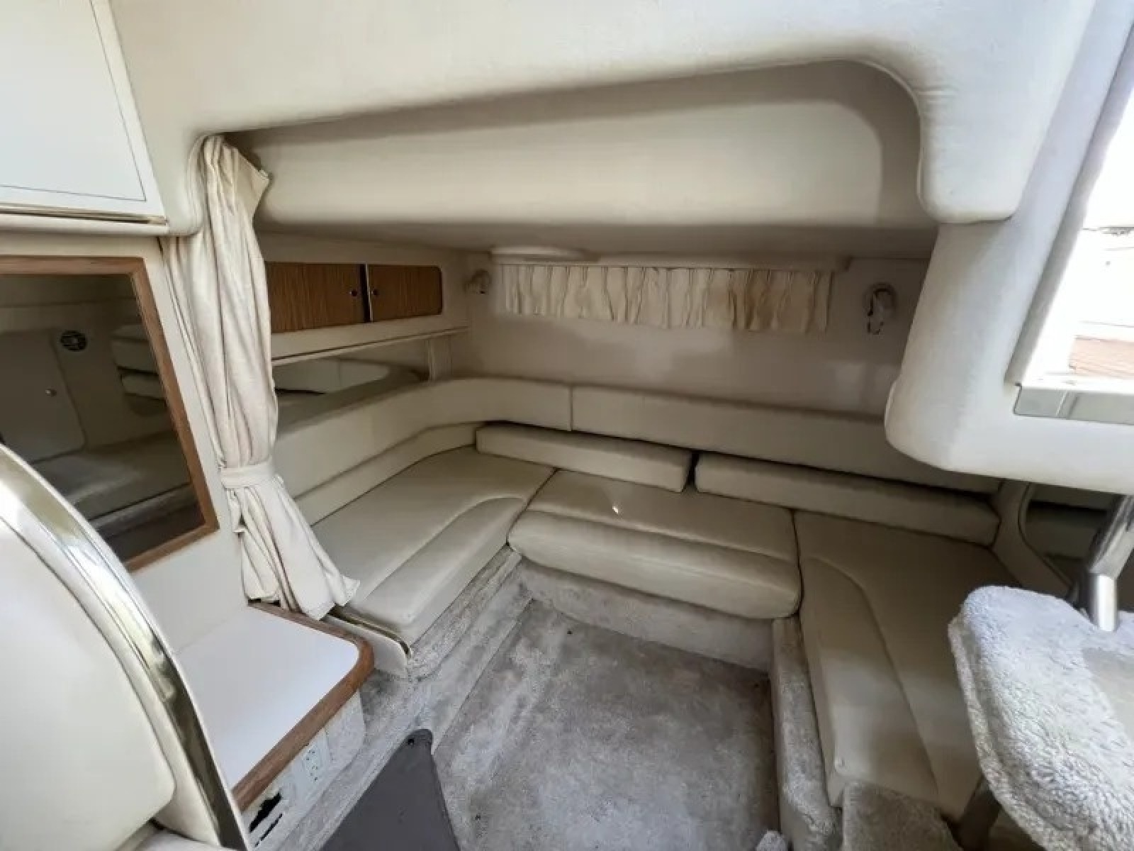 1999 Sea Ray SUNDANCER 310 31ft Sea Ray Yacht For Sale