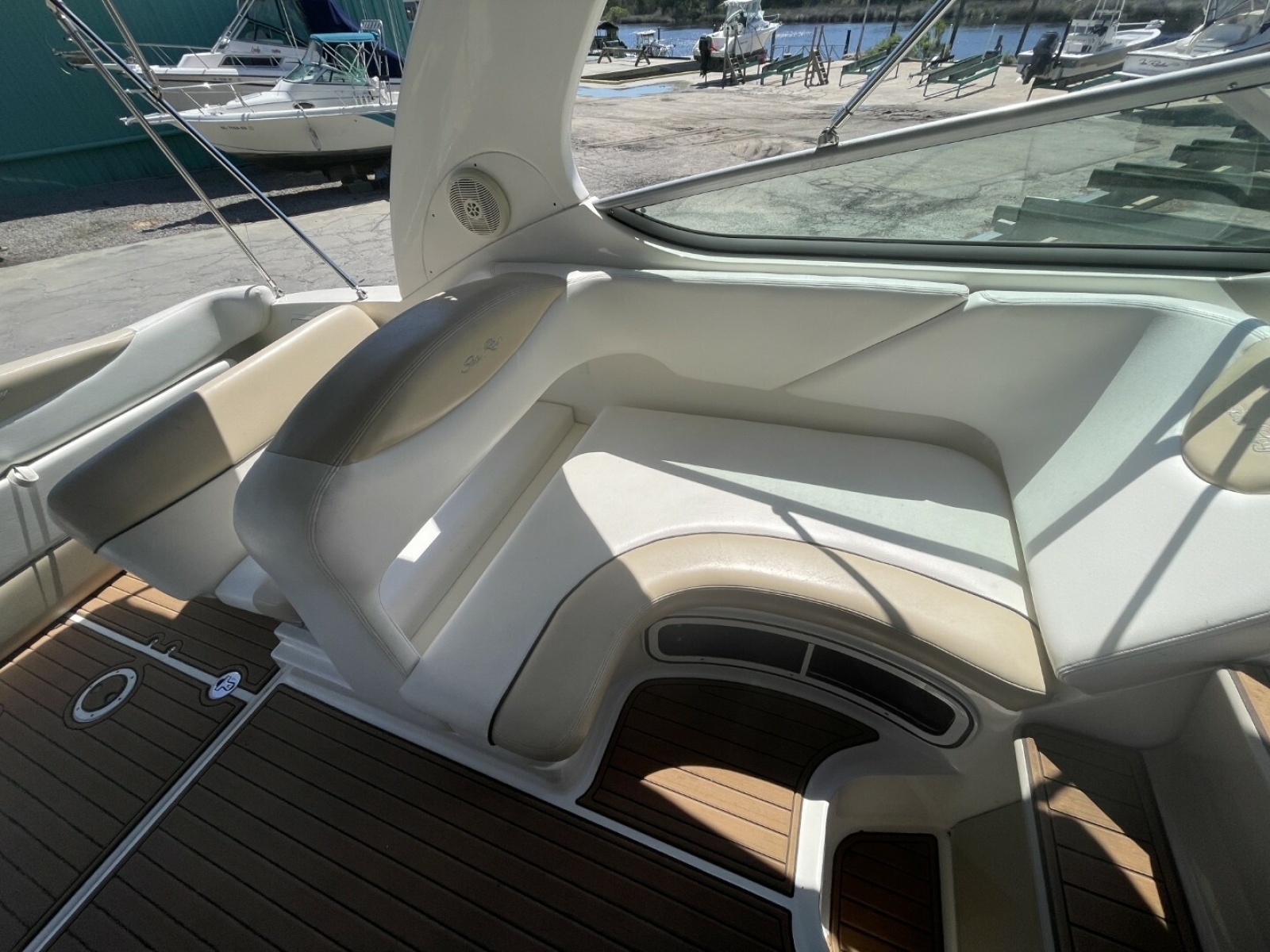 28ft Sea Ray Yacht For Sale
