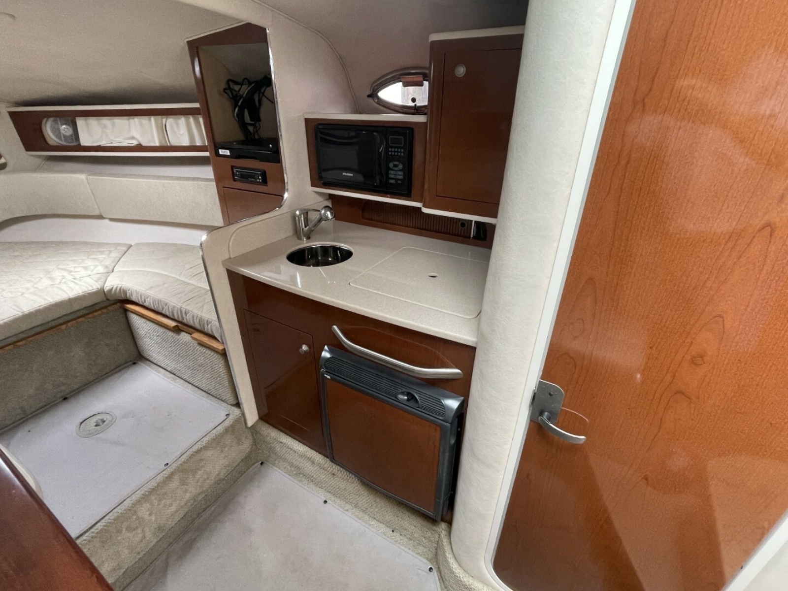 28ft Sea Ray Yacht For Sale