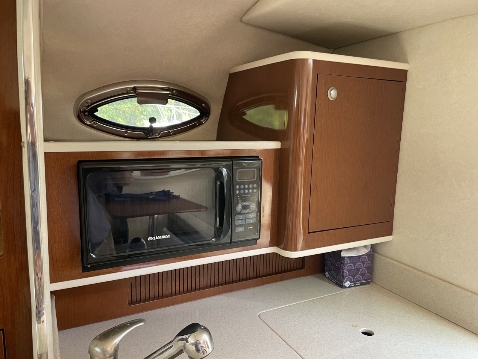 28ft Sea Ray Yacht For Sale