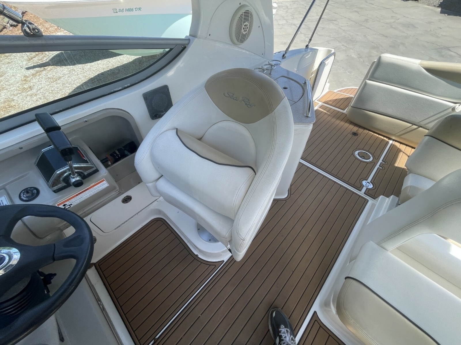 28ft Sea Ray Yacht For Sale