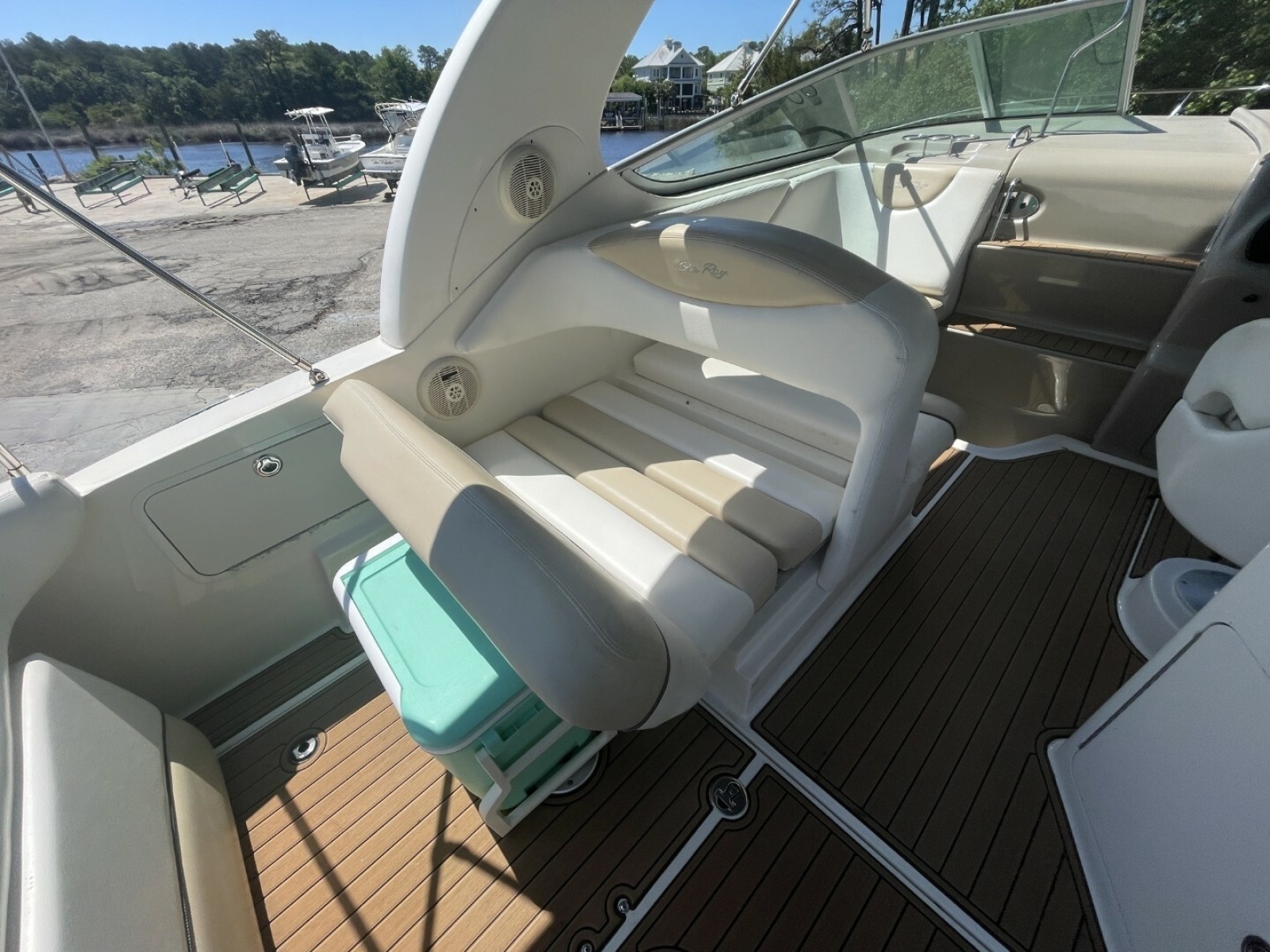 28ft Sea Ray Yacht For Sale