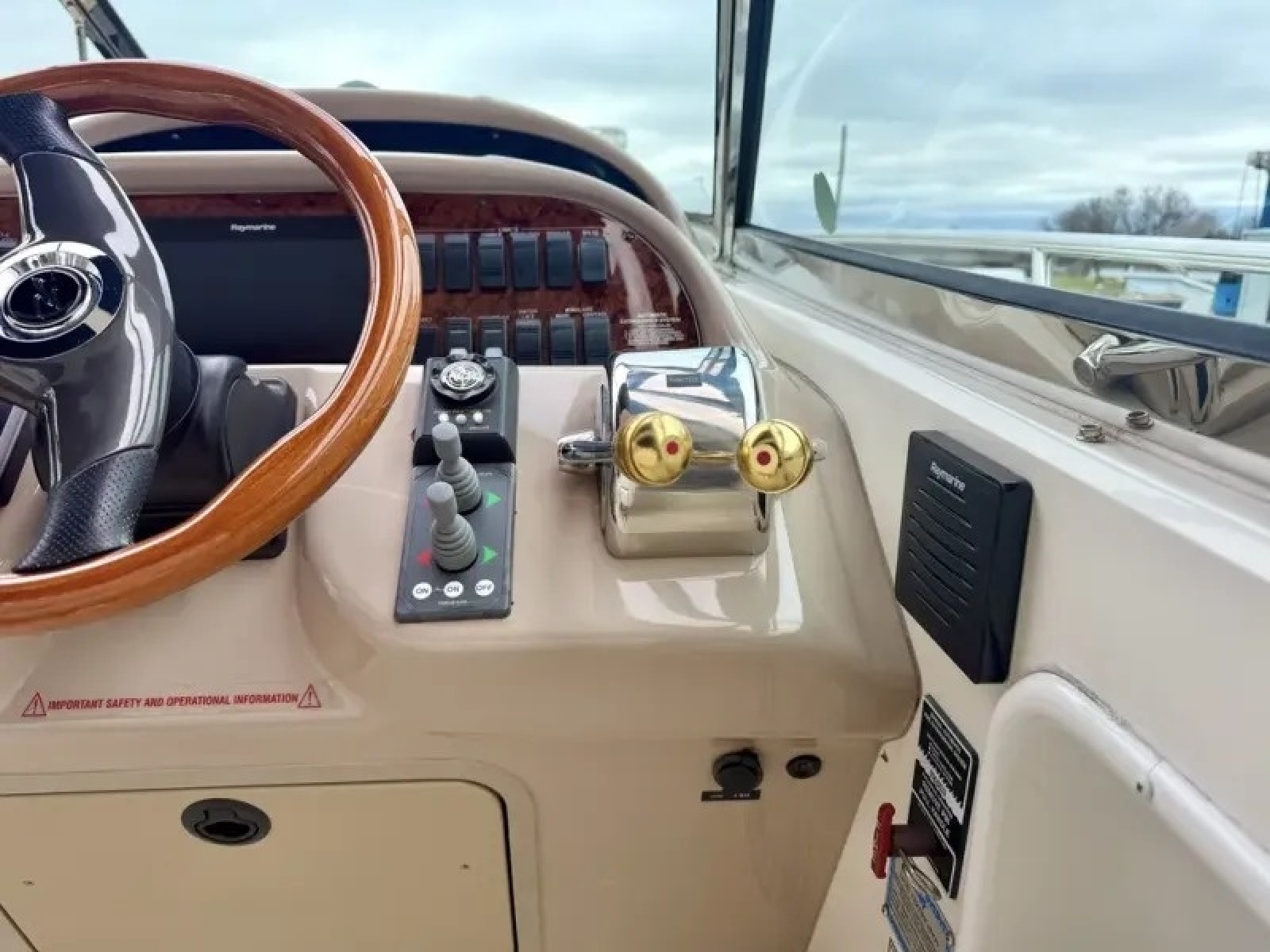 2004 Sea Ray 360 SUNDANCER