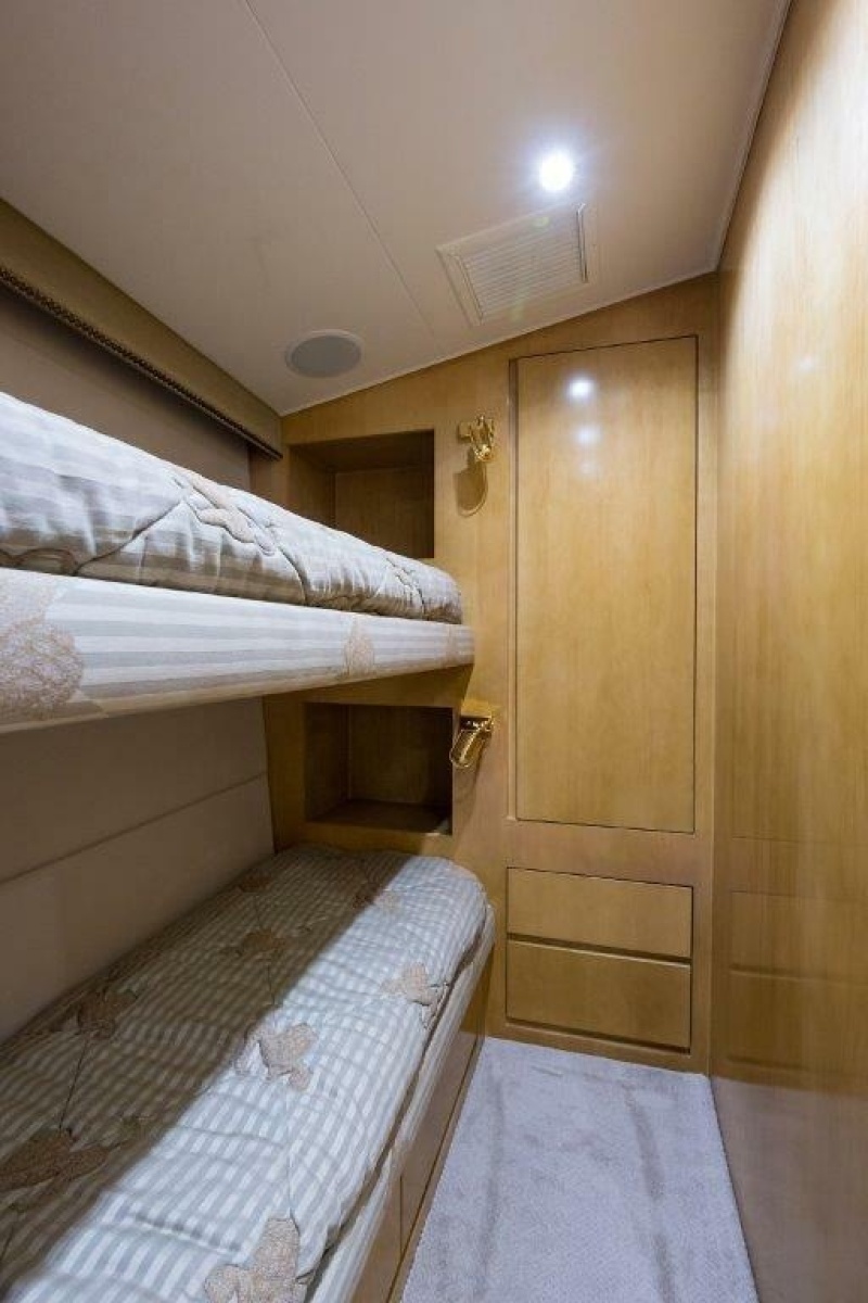Hatteras 60 SALT RUSH - Guest Bunk Cabin
