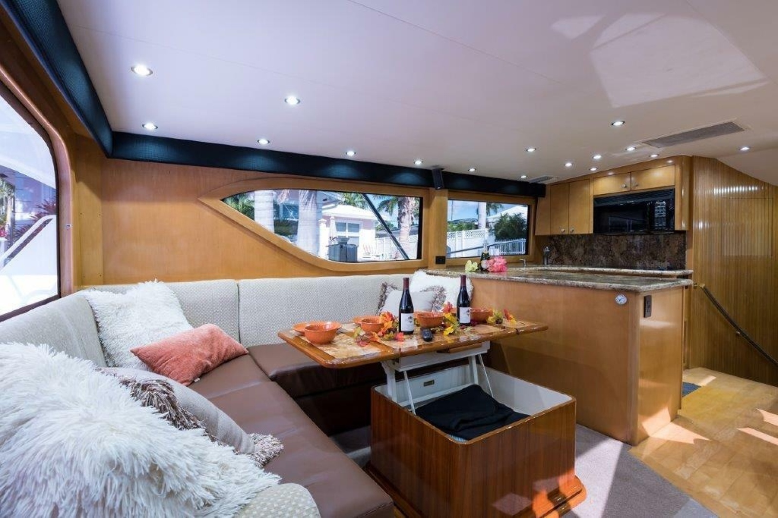 Hatteras 60 SALT RUSH - Salon