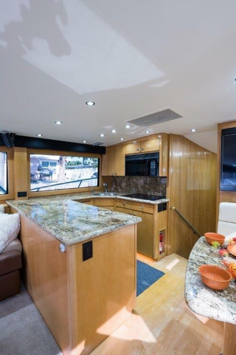 Hatteras 60 SALT RUSH - Galley